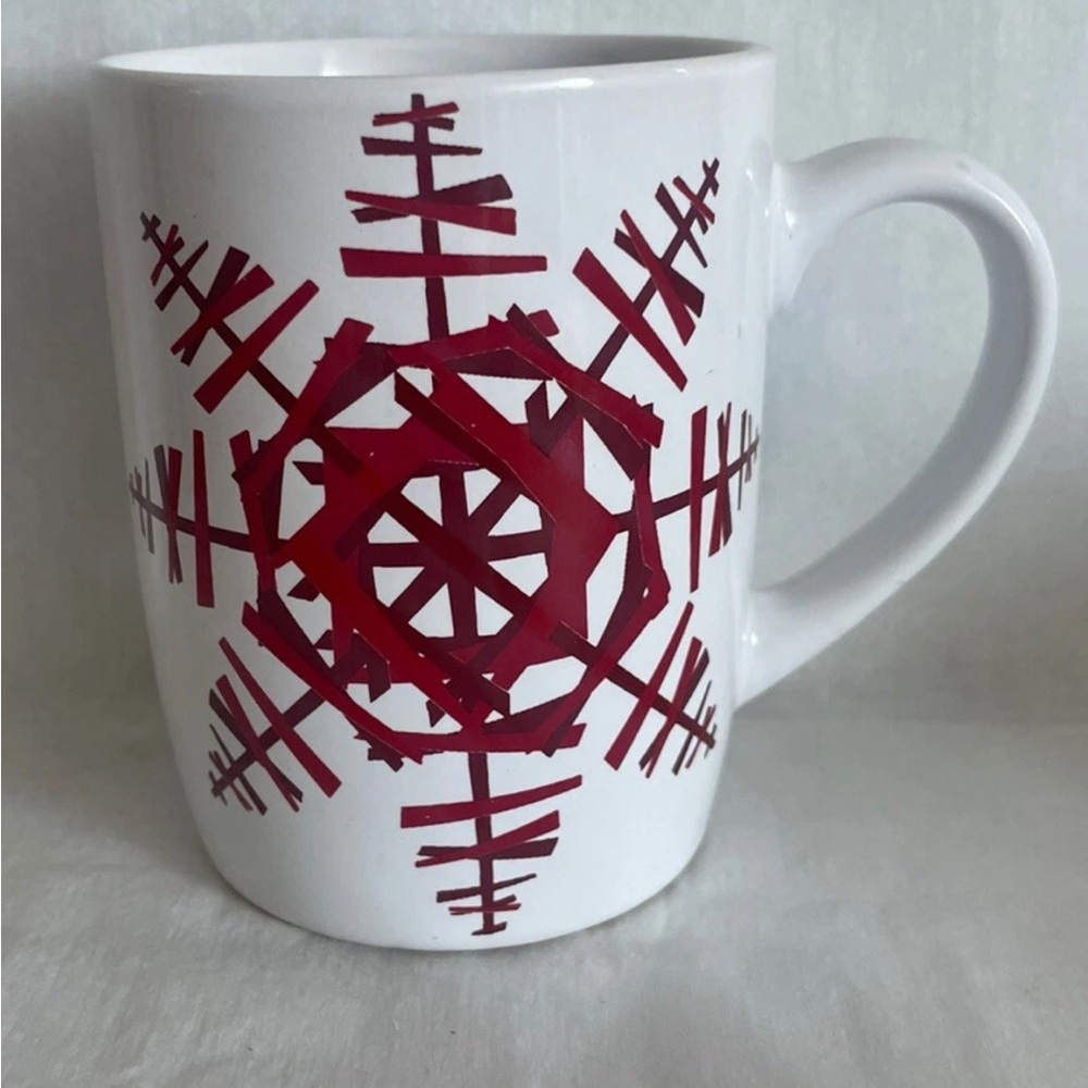 2012 Starbucks Holiday Coffee Mug Red White Snowflake Cup & Handle 8oz